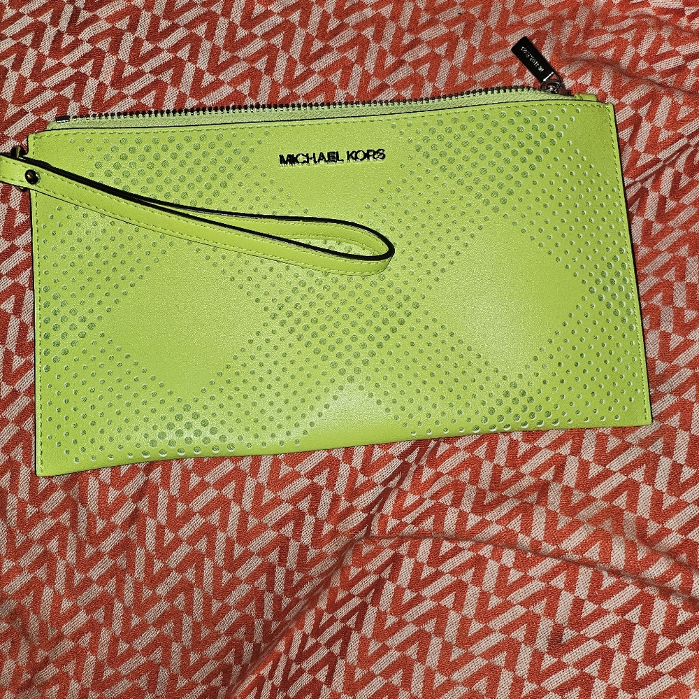 Michael Kors Jet Set Travel Large Top Zip Wristlet Clutch Lime Leather